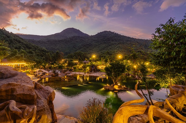 Check-in ngôi làng xứ sở thần tiên Bạch Mã Village ở Huế