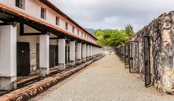 Hệ thống nhà tù Côn Đảo là nơi tập trung hệ thống tù khét tiếng của Pháp và Mỹ