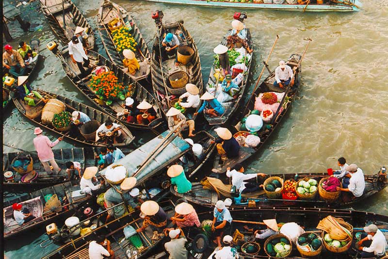 Chợ Nổi Cái Răng là một trong ba chợ nổi nhất tại vùng Đồng Bằng Sông Cửu Long.