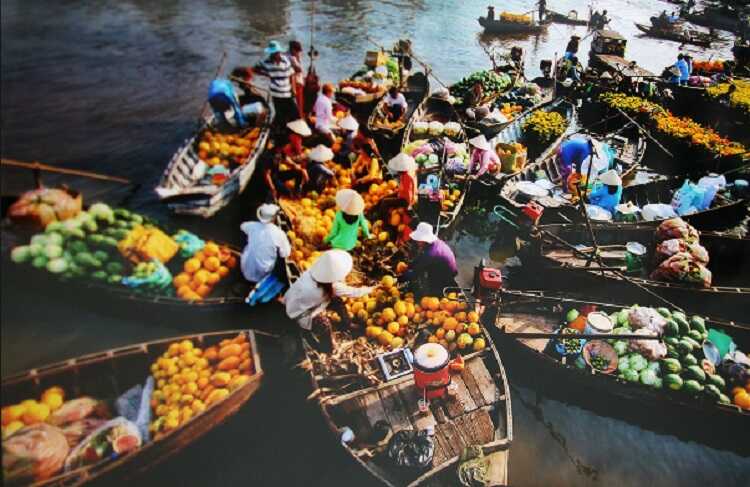 Chợ nổi Trà Ôn nằm cách thành phố Vĩnh Long xấp xỉ 40km