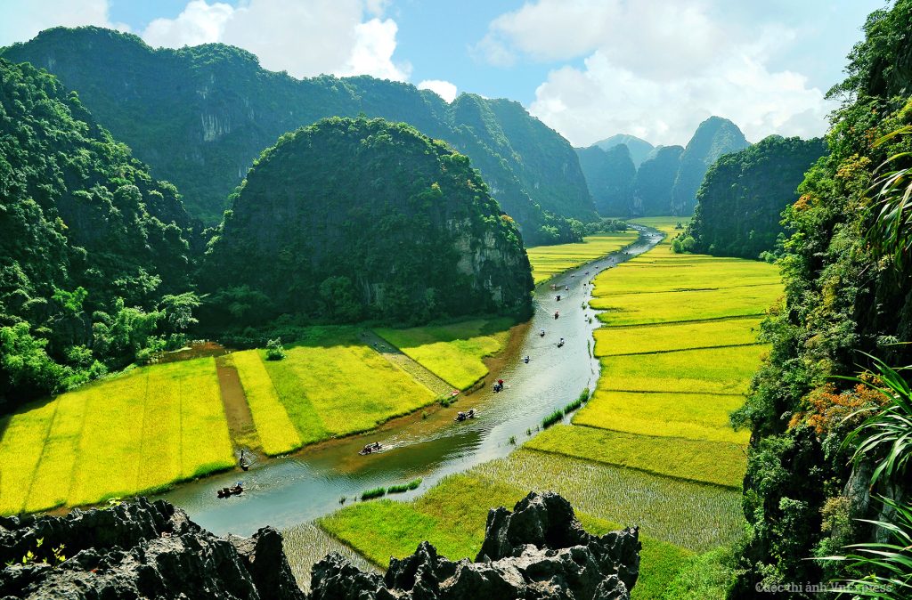 Thời điểm lý tưởng để đi du lịch Ninh Bình là khoảng thời gian lập xuân và đầu hè