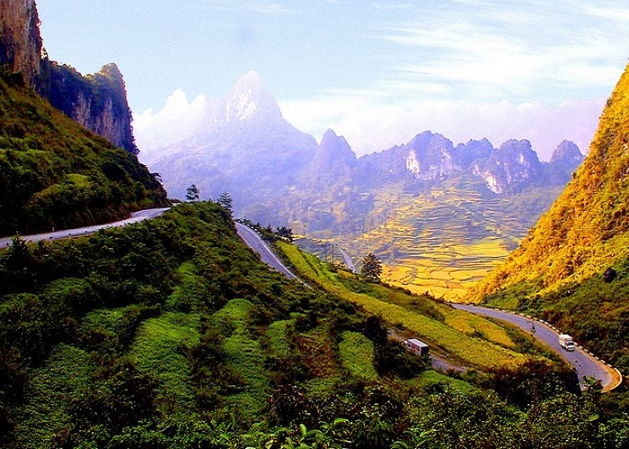 Đèo Mã Phục được mệnh danh là cung đường đèo đẹp nhất tại tỉnh Cao Bằng. 