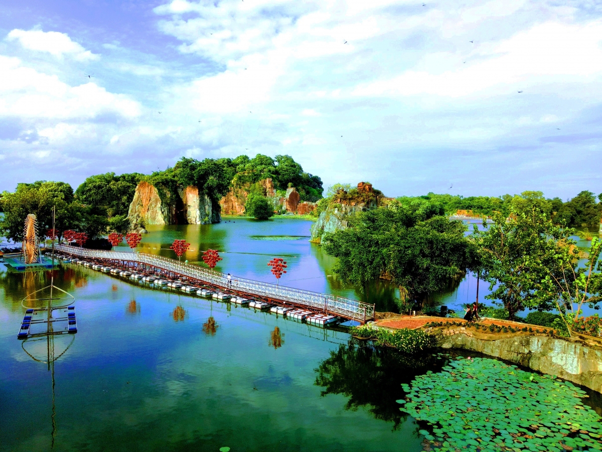 Khu du lịch Bửu Long là nơi có cảnh quan đẹp tuyệt diệu 