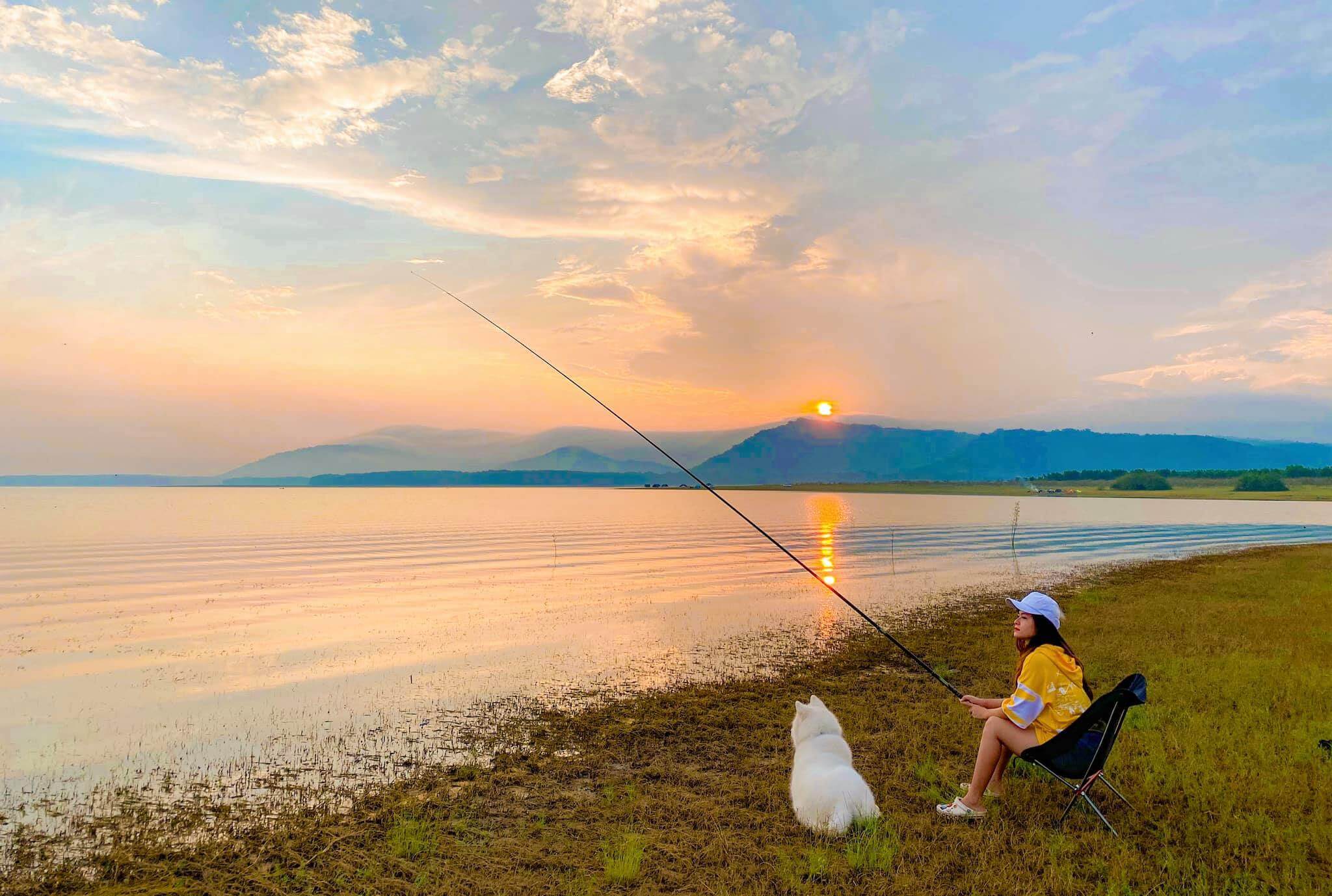 Hồ Dầu Tiếng nằm tại huyện Dầu Tiếng, tỉnh Bình Dương. 