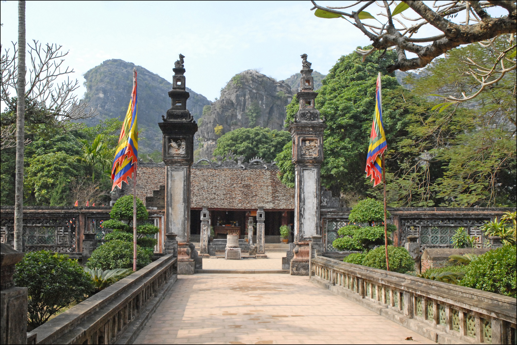 Đền thờ vua Đinh Tiên Hoàng được xây dựng từ thế kỷ thứ 17