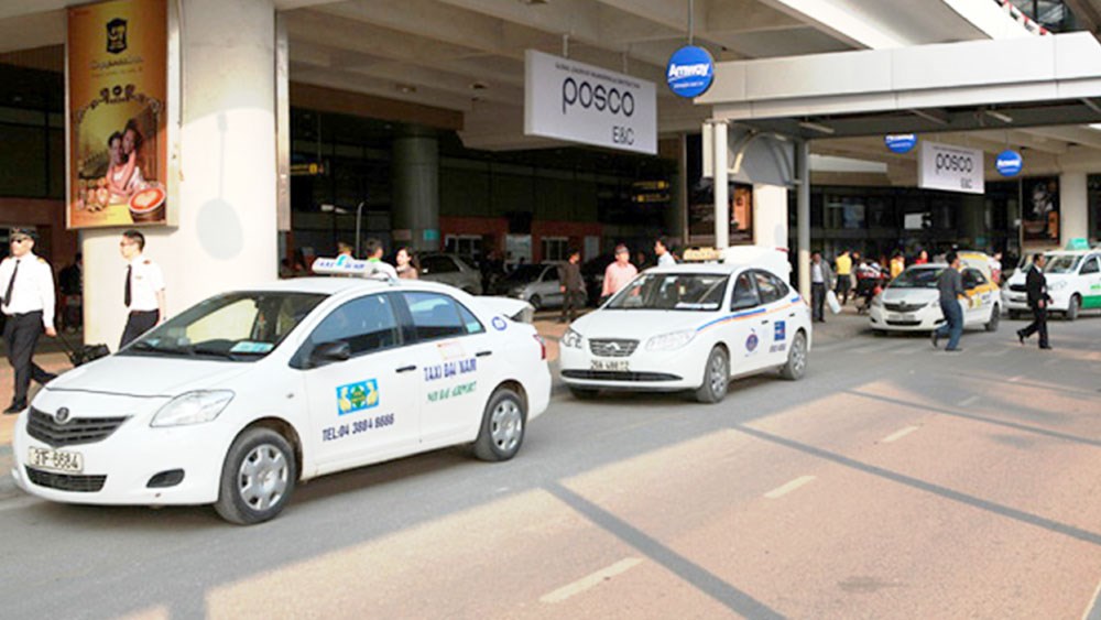 Taxi sân bay phù hợp với hành khách mang nhiều hành lý