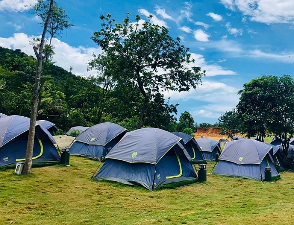 Cắm trại ở khu du lịch được rất nhiều du khách yêu thích