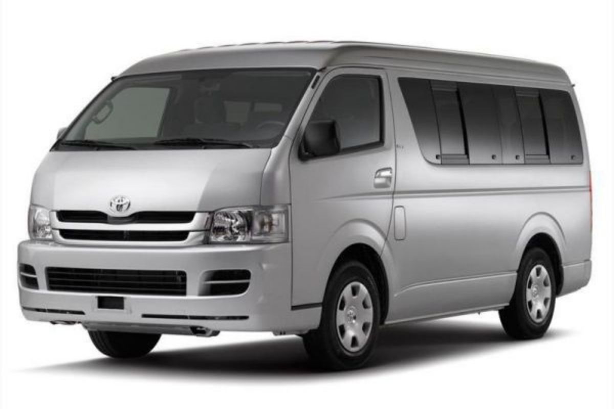 Dòng xe Toyota Hiace 16 chỗ