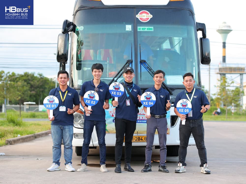 Đội ngũ nhân viên của HoaBinh Bus nhiệt tình, tận tâm