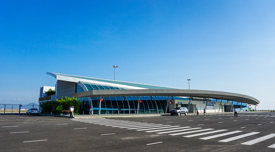 Sân bay Tuy Hòa là sân bay chuyên dụng phục vụ quân sự và dân sự