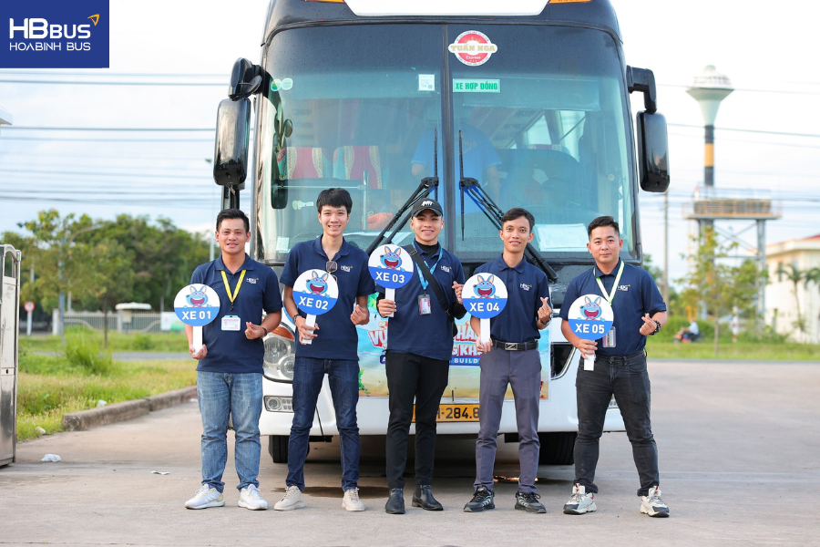 Đội ngũ tài xế chuyên nghiệp đến từ HoaBinh Bus, cam kết đảm bảo an toàn trên mọi chặng đường