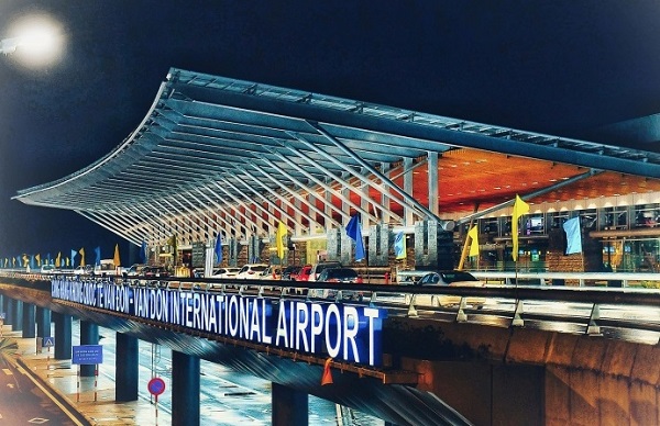 Sân bay Vân Đồn là sân bay trọng điểm của tỉnh Quảng Ninh cách thành phố Hạ Long khoảng 60km
